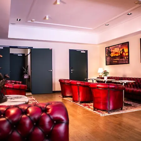 Hotel Monsieur & 4*