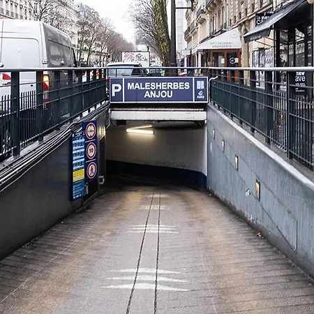 Monsieur & Hotel Parigi